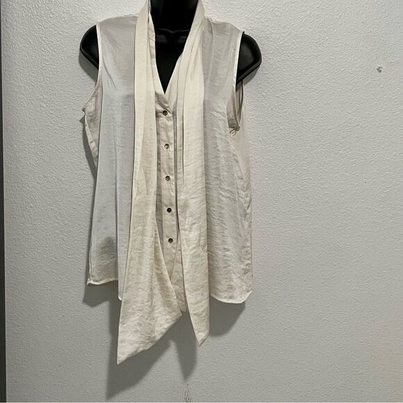 NWT Chaus Light Cream Ivory Tie Neck Button Down Sleeveless Shell Blouse M - Picture 5 of 8